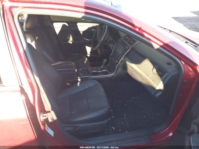 44628196 :رقم المزاد ، 4T1BF1FK1GU530465 vin ، 2016 Toyota Camry Se مزاد بيع