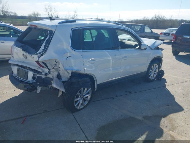 44628219 :رقم المزاد ، WVGRV7AX4HK024116 vin ، 2017 Volkswagen Tiguan 2.0t Wolfsburg Edition مزاد بيع