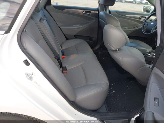Hyundai Sonata Hybrid Limited 2014 KMHEC4A49EA104814 Image 8