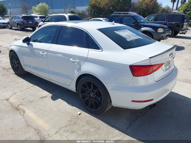 2015 AUDI A3 WAUACGFF4F1003886 Photo 2