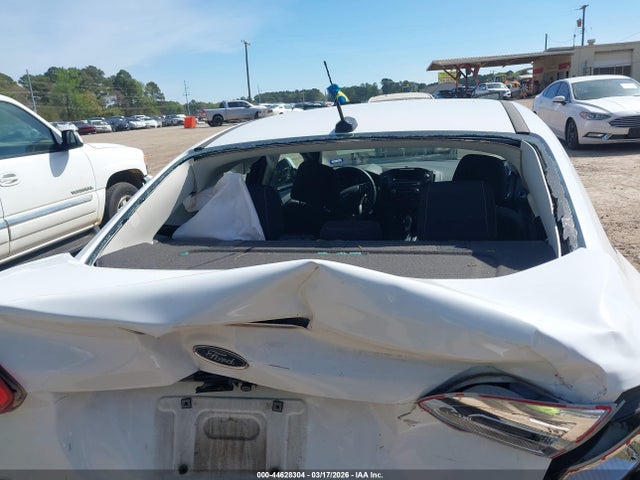 Ford FOCUS SE 2017 1FADP3F24HL328447 Image 14