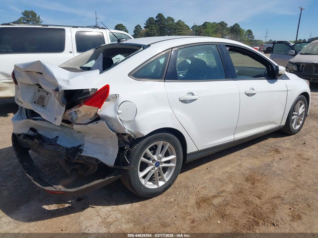 Ford FOCUS SE 2017 1FADP3F24HL328447 Image 4