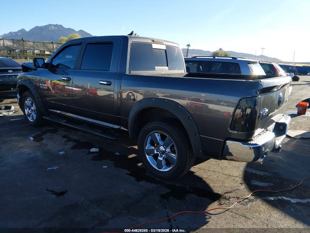 2018 RAM 1500 1C6RR7LM0JS277426 Photo 2