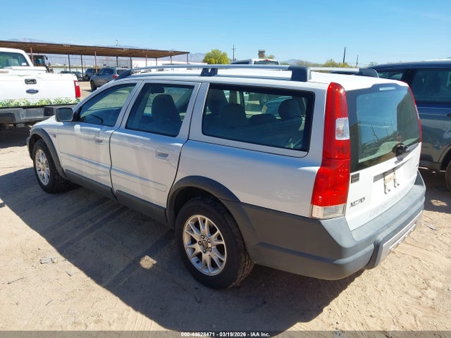 2005 VOLVO XC70 YV1SZ592451189635 Photo 2