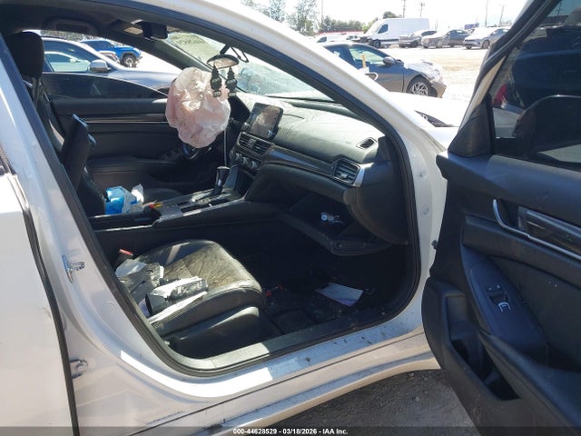 1HGCV1F30JA063912 Honda Accord Sport