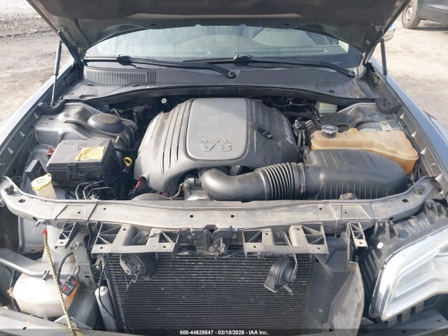 44628547 :رقم المزاد ، 2C3CA6CT9BH581259 vin ، 2011 Chrysler 300c مزاد بيع