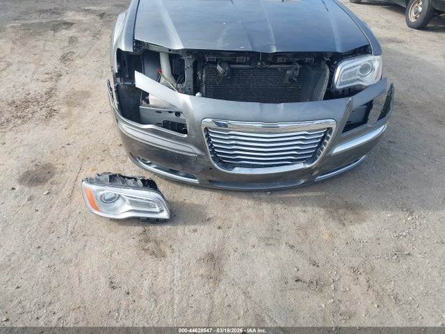 44628547 :رقم المزاد ، 2C3CA6CT9BH581259 vin ، 2011 Chrysler 300c مزاد بيع