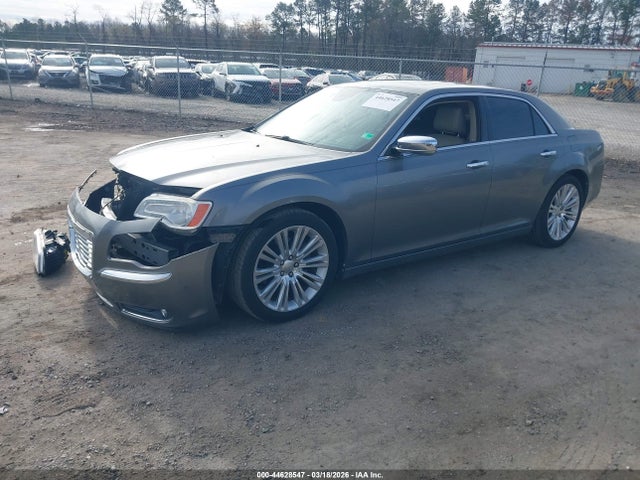 44628547 :رقم المزاد ، 2C3CA6CT9BH581259 vin ، 2011 Chrysler 300c مزاد بيع