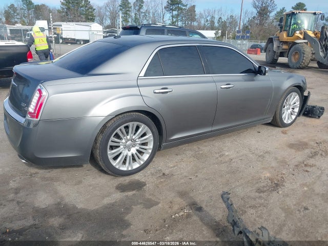 44628547 :رقم المزاد ، 2C3CA6CT9BH581259 vin ، 2011 Chrysler 300c مزاد بيع