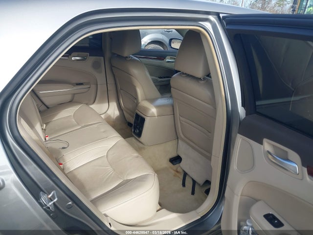 44628547 :رقم المزاد ، 2C3CA6CT9BH581259 vin ، 2011 Chrysler 300c مزاد بيع