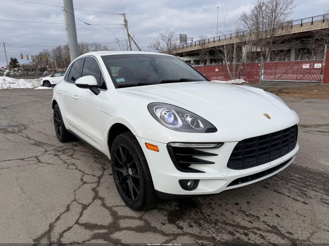 2016 PORSCHE MACAN WP1AB2A5XGLB54937