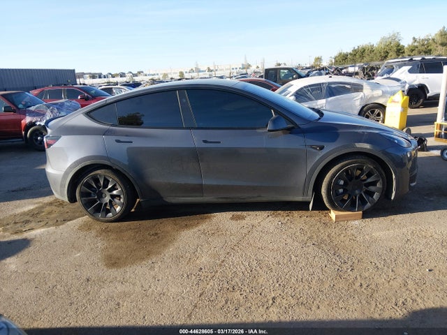 44628605 :رقم المزاد ، 7SAYGDEE6PF901320 vin ، 2023 Tesla Model Y Awd/long Range Dual Motor All-wheel Drive مزاد بيع
