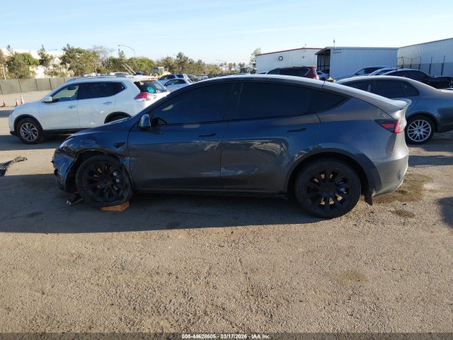 44628605 :رقم المزاد ، 7SAYGDEE6PF901320 vin ، 2023 Tesla Model Y Awd/long Range Dual Motor All-wheel Drive مزاد بيع