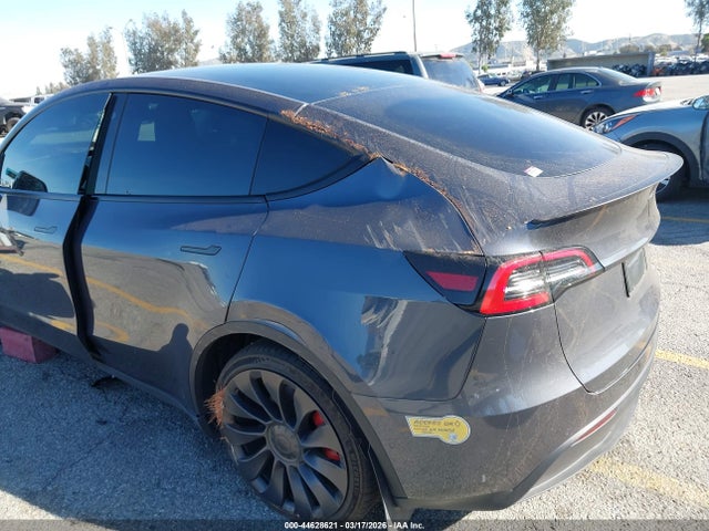 2022 Tesla Model Y Performance Dual Motor All-wheel Drive მანქანა იყიდება აუქციონზე, vin: 7SAYGDEF5NF511752, აუქციონის ნომერი: 44628621