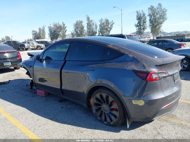 2022 TESLA MODEL Y 7SAYGDEF5NF511752 Photo 2