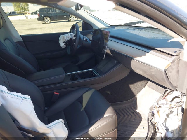 2022 TESLA MODEL Y 7SAYGDEF5NF511752 Photo 4