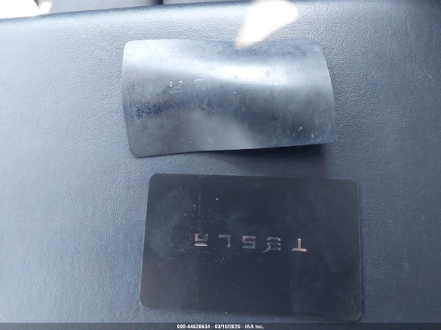 2021 TESLA MODEL Y 5YJYGDEE8MF096400 Photo 10