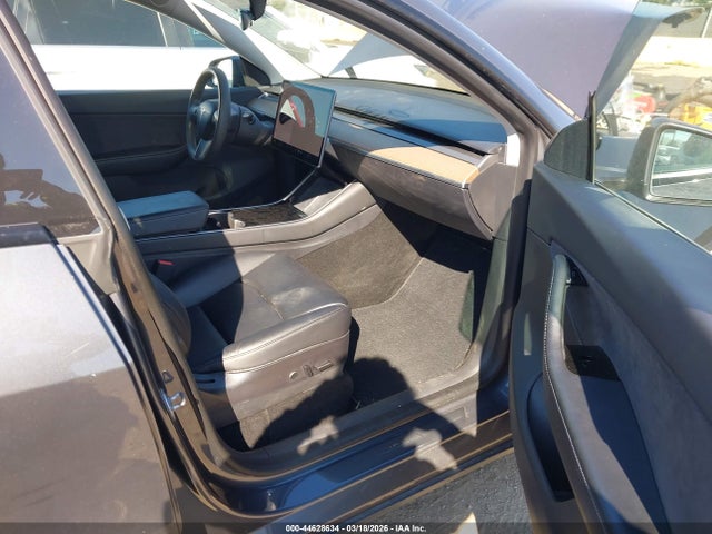 2021 TESLA MODEL Y 5YJYGDEE8MF096400 Photo 4