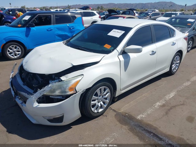 Nissan Altima 2.5 S 2014 1N4AL3AP1EC421486 Image 2
