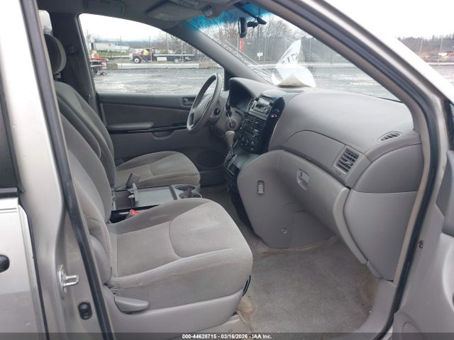 Продажа на аукционе авто 2005 Toyota Sienna Le, vin: 5TDZA23C95S258639, номер лота: 44628715