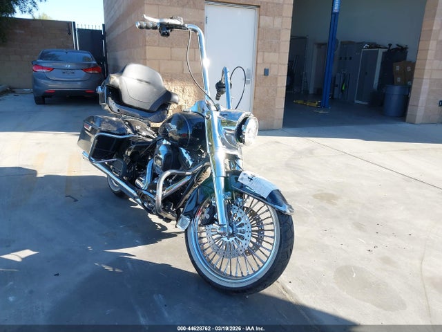 2016 HARLEY-DAVIDSON FLHR 1HD1FBM16GB671803