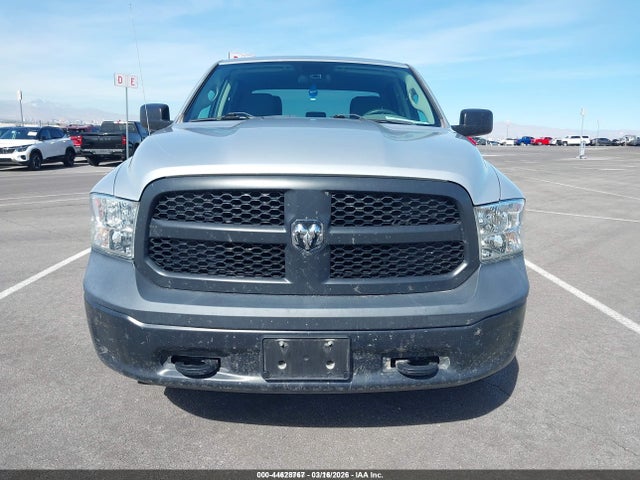 44628767 :رقم المزاد ، 1C6RR7KG2JS133484 vin ، 2018 Ram 1500 Tradesman  4x4 5'7 Box مزاد بيع