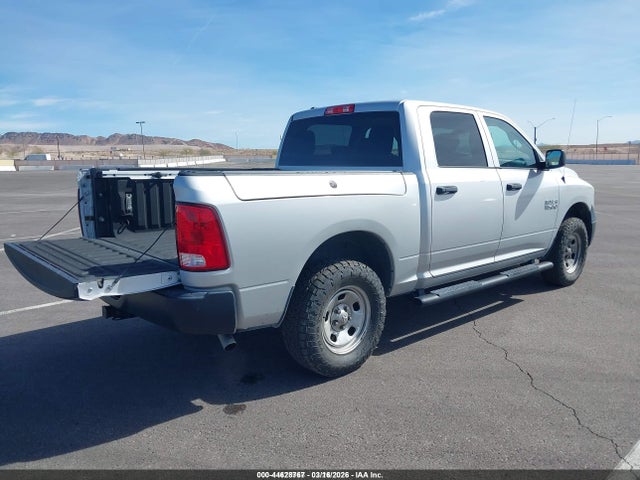 44628767 :رقم المزاد ، 1C6RR7KG2JS133484 vin ، 2018 Ram 1500 Tradesman  4x4 5'7 Box مزاد بيع