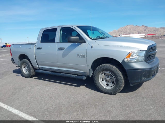 44628767 :رقم المزاد ، 1C6RR7KG2JS133484 vin ، 2018 Ram 1500 Tradesman  4x4 5'7 Box مزاد بيع