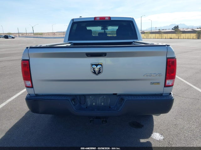 44628767 :رقم المزاد ، 1C6RR7KG2JS133484 vin ، 2018 Ram 1500 Tradesman  4x4 5'7 Box مزاد بيع