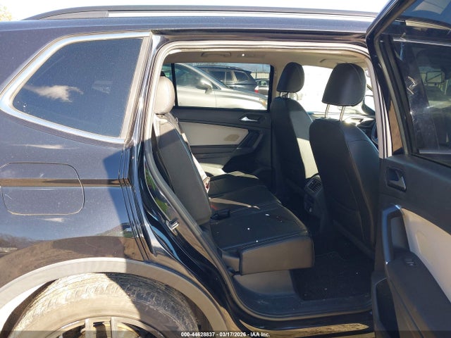 Продаж на аукціоні авто 2018 Volkswagen Tiguan 2.0t Se/2.0t Sel, vin: 3VV3B7AX3JM182322, номер лоту: 44628837