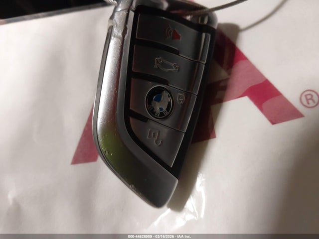 2018 BMW X5 5UXKR0C57J0X92136 Photo 10