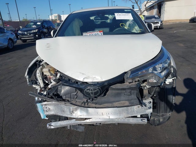 JTNKHMBX9K1052500 Toyota C-HR LE