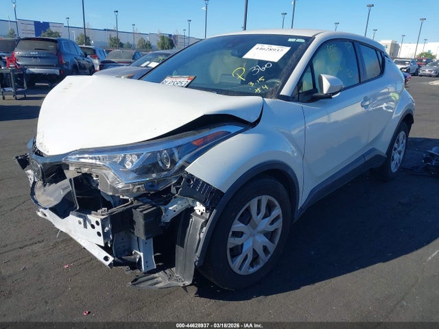 JTNKHMBX9K1052500 Toyota C-HR LE