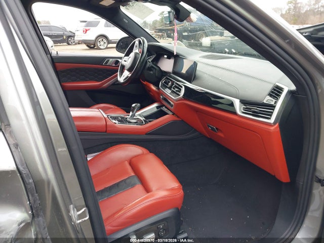 44628970 :رقم المزاد ، 5YMCY0C09N9J52919 vin ، 2022 Bmw X6 M مزاد بيع