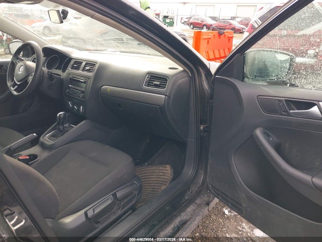 44629004 :رقم المزاد ، 3VWD17AJ6FM253146 vin ، 2015 Volkswagen Jetta 1.8t Se مزاد بيع