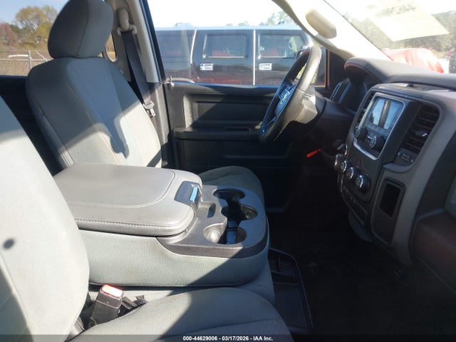 Продаж на аукціоні авто 2017 Ram 1500 Express  4x2 5'7 Box, vin: 3C6RR6KT0HG582283, номер лоту: 44629006