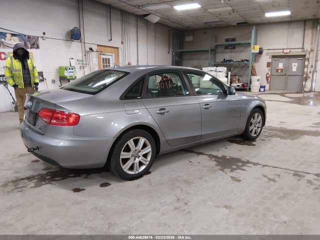 2010 AUDI A4 WAUBFAFLXAN009076 Photo 3