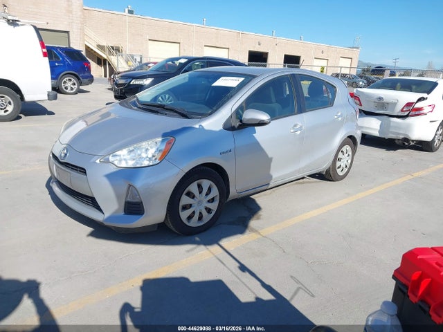 2013 TOYOTA PRIUS C JTDKDTB33D1530226 Photo 1