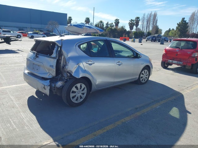 2013 TOYOTA PRIUS C JTDKDTB33D1530226 Photo 3