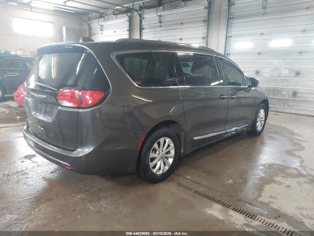 44629092 :رقم المزاد ، 2C4RC1BG2KR627578 vin ، 2019 Chrysler Pacifica Touring L مزاد بيع