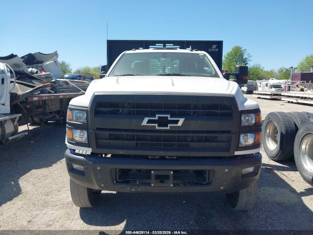 1HTKJPVK5KH863540 Chevrolet Silverado 6500hd 1lt