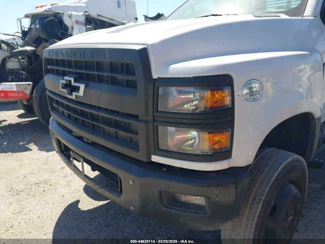 1HTKJPVK5KH863540 Chevrolet Silverado 6500hd 1lt