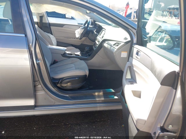 Продаж на аукціоні авто 2019 Hyundai Sonata Hybrid Se, vin: KMHE24L38KA084526, номер лоту: 44629115