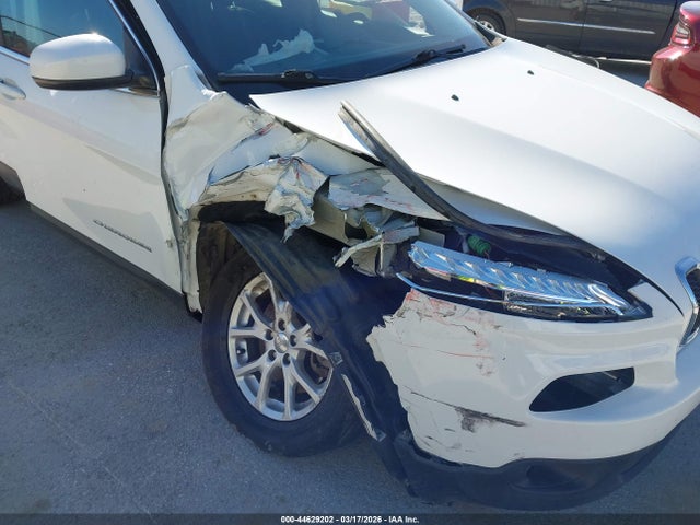 2017 Jeep Cherokee Latitude Fwd მანქანა იყიდება აუქციონზე, vin: 1C4PJLCB8HW610098, აუქციონის ნომერი: 44629202