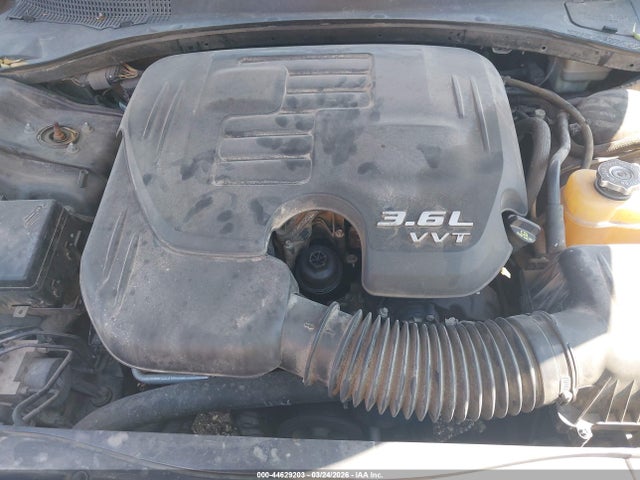 2C3CCAEG5FH828960 Chrysler 300C
