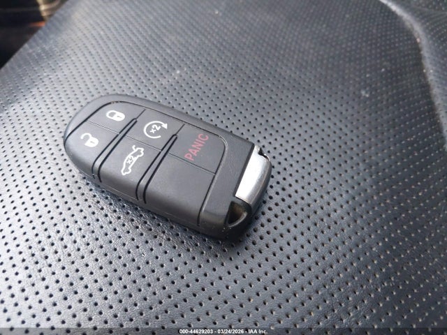 2C3CCAEG5FH828960 Chrysler 300C