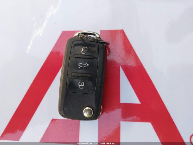 2013 Volkswagen Jetta Hybrid Sel მანქანა იყიდება აუქციონზე, vin: 3VW637AJ7DM230054, აუქციონის ნომერი: 44629251