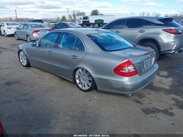 2007 MERCEDES-BENZ E 550 WDBUF72X47B074716 Photo 2