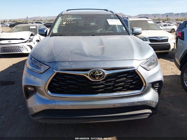Продажа на аукционе авто 2023 Toyota Highlander Limited, vin: 5TDKDRAH8PS036953, номер лота: 44629326