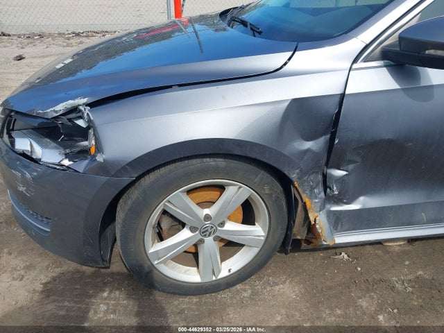 2012 Volkswagen Passat 2.5l Se მანქანა იყიდება აუქციონზე, vin: 1VWBP7A30CC038916, აუქციონის ნომერი: 44629352